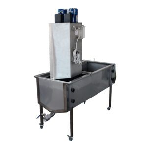 Honeycomb uncapping machines